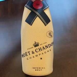 Moët & Chandon champagne gold sleeve